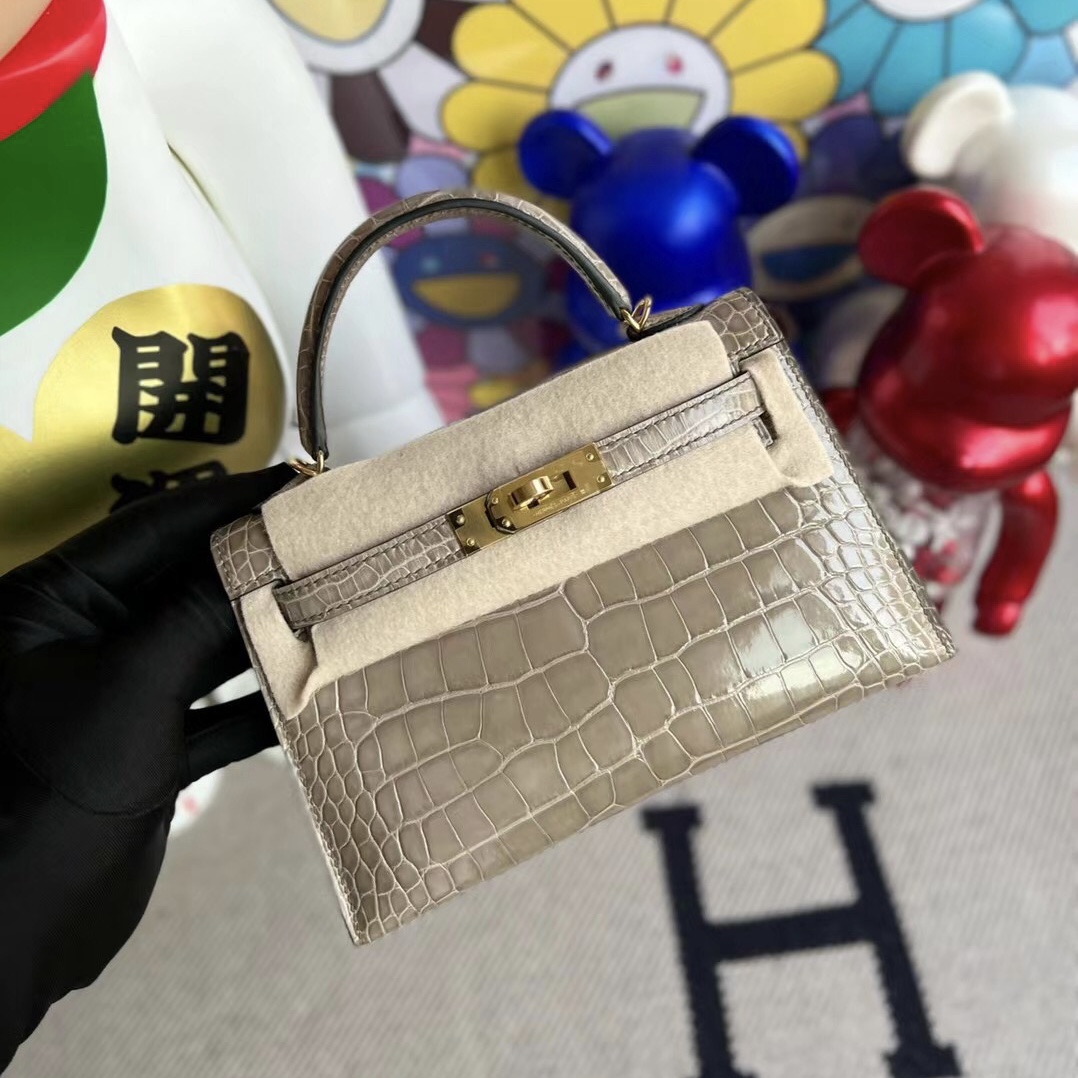 Hermès Kelly Mini II 2代 81 Gris Tourterelle Shiny Alligator Crocodile GHW Hermès Kelly Mini II 2代 81 Gris Tourterelle Shiny Alligator Crocodile GHW