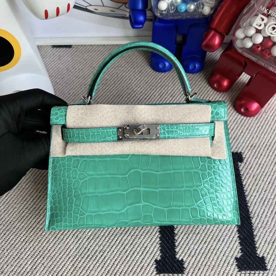 Hermès Kelly Mini II 19cm O6 Vert Jade Hermès Kelly Mini II 19cm O6 Vert Jade