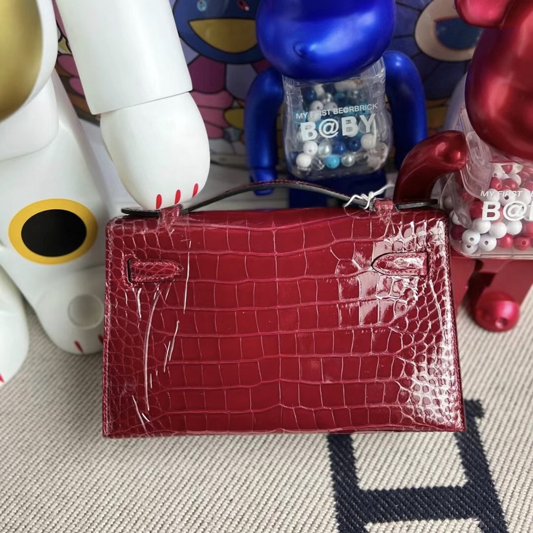 Hermes MiniKelly Pochette 22cm  Shiny Alligator Crocodile 55 Rouge H  GHW