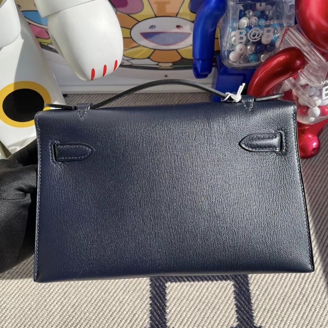 Hermes MiniKelly Pochette 22 Chevre 2Z Blue nuit Hermes MiniKelly Pochette 22 Chevre 2Z Blue nuit