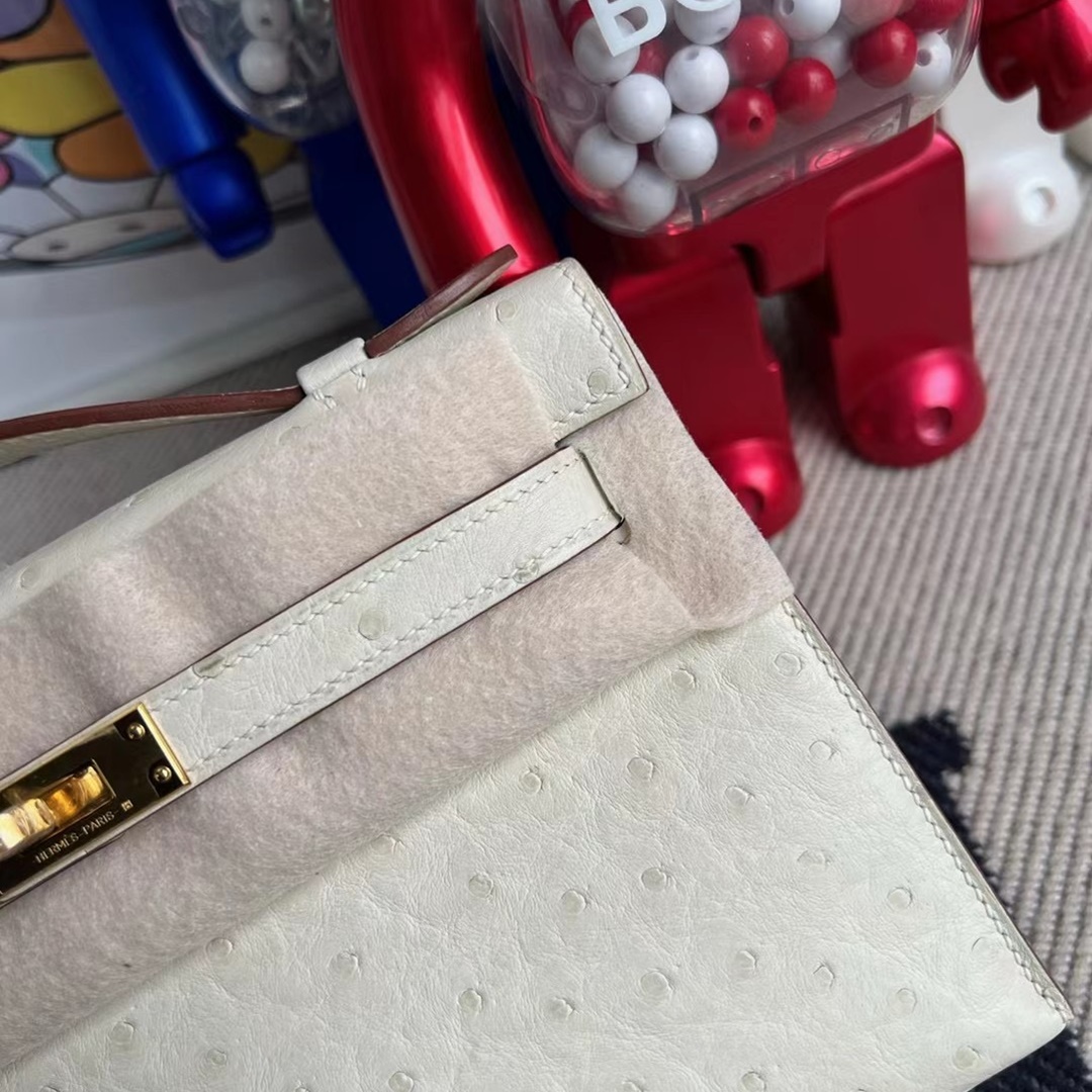 Hermes MiniKelly Pochette 22cm Ostrich KK 3C Parchemin GHW Hermes MiniKelly Pochette 22cm Ostrich KK 3C Parchemin GHW