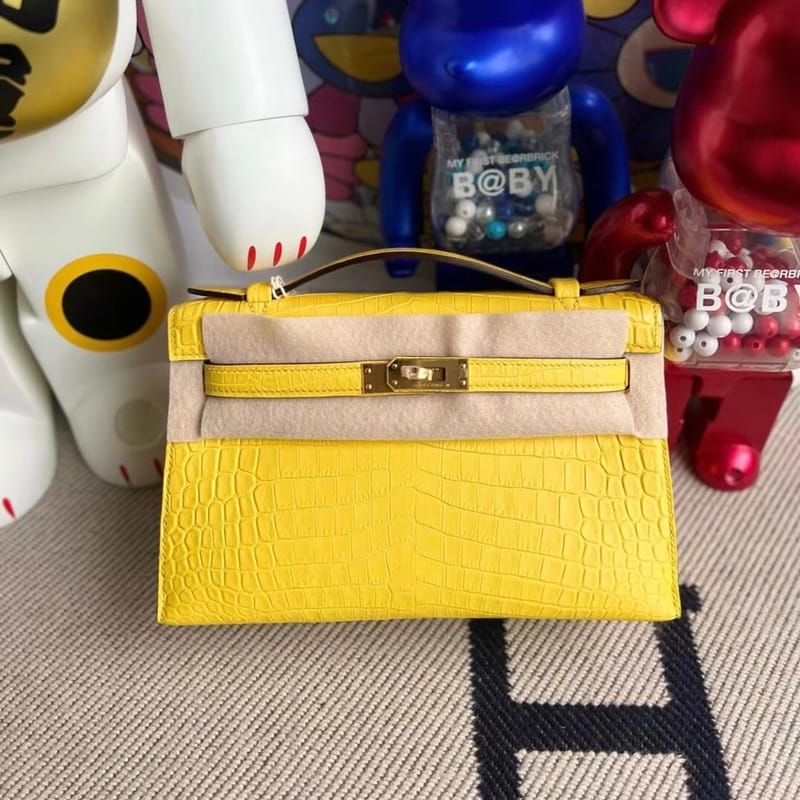 Hermes MiniKelly Pochette 22cm  Matte Alligator Crocodile M9 Mimosa GHW