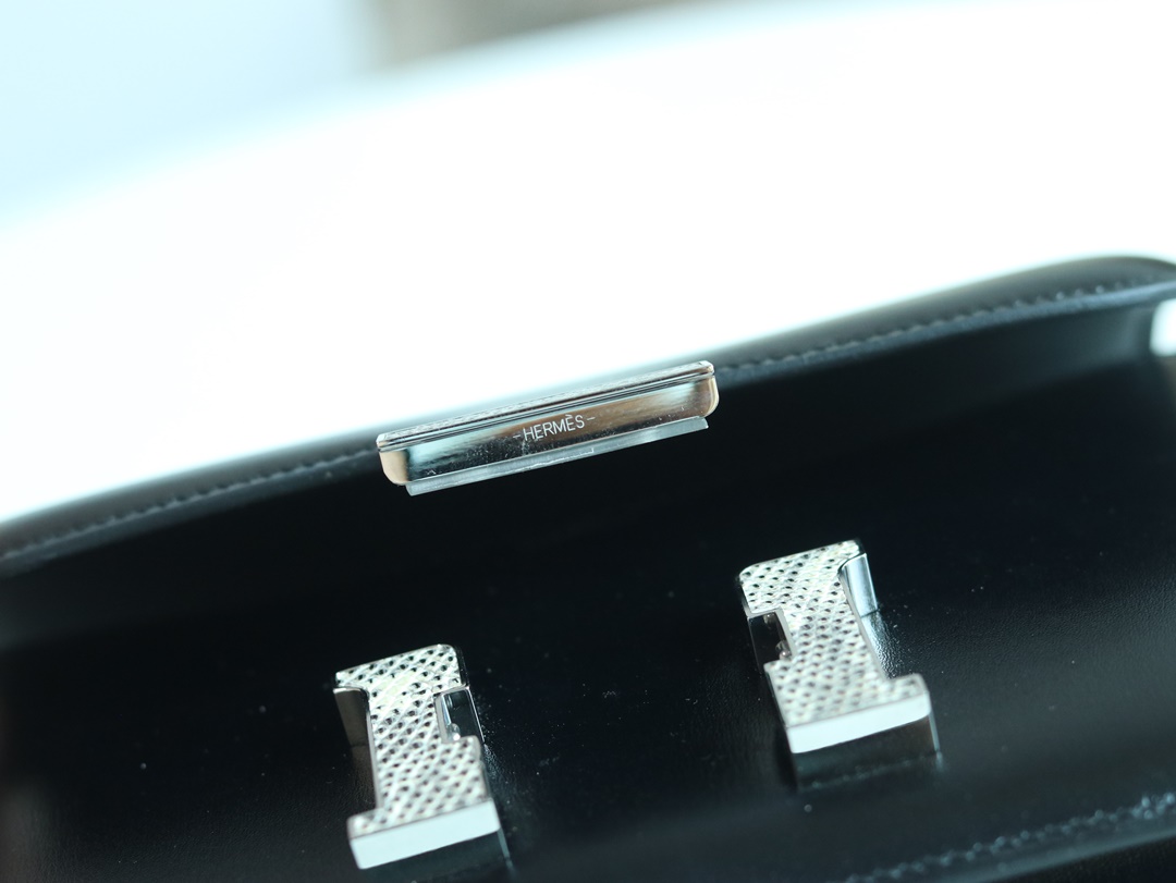 【 STOCK 】HERMES CONSTANCE 18 89NOIR BOX