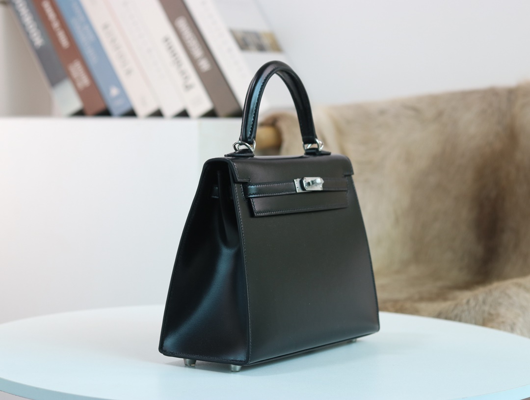HERMES KELLY25 89 NOIR BOX TOGO PHW