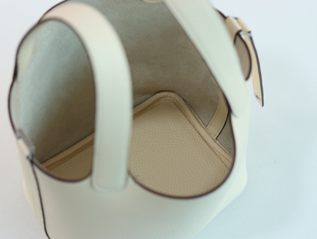 【 STOCK 】HERMES Picotin Lock 18cm Clemence i2 Nata PHW