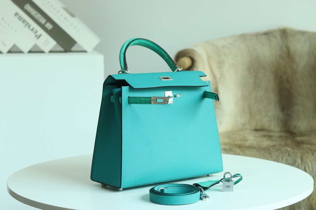 【 STOCK 】HERMES KELLY25  EPSOM SILVER HARDWARE