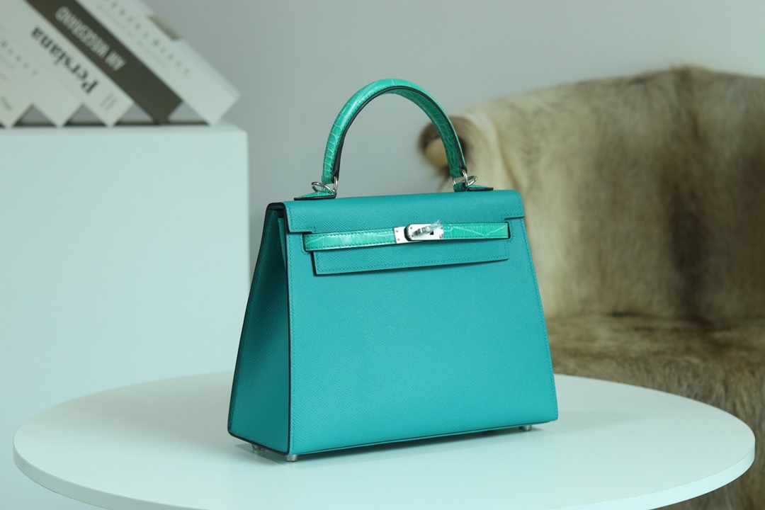 【 STOCK 】HERMES KELLY25  EPSOM SILVER HARDWARE