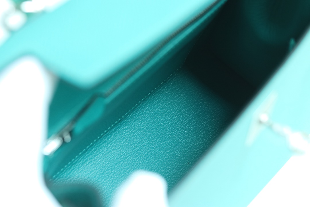 【 STOCK 】HERMES KELLY25  EPSOM SILVER HARDWARE
