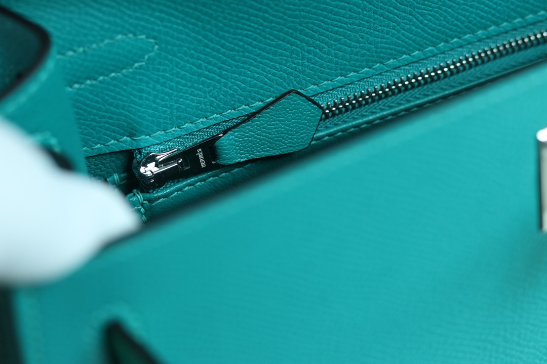 【 STOCK 】HERMES KELLY25  EPSOM SILVER HARDWARE