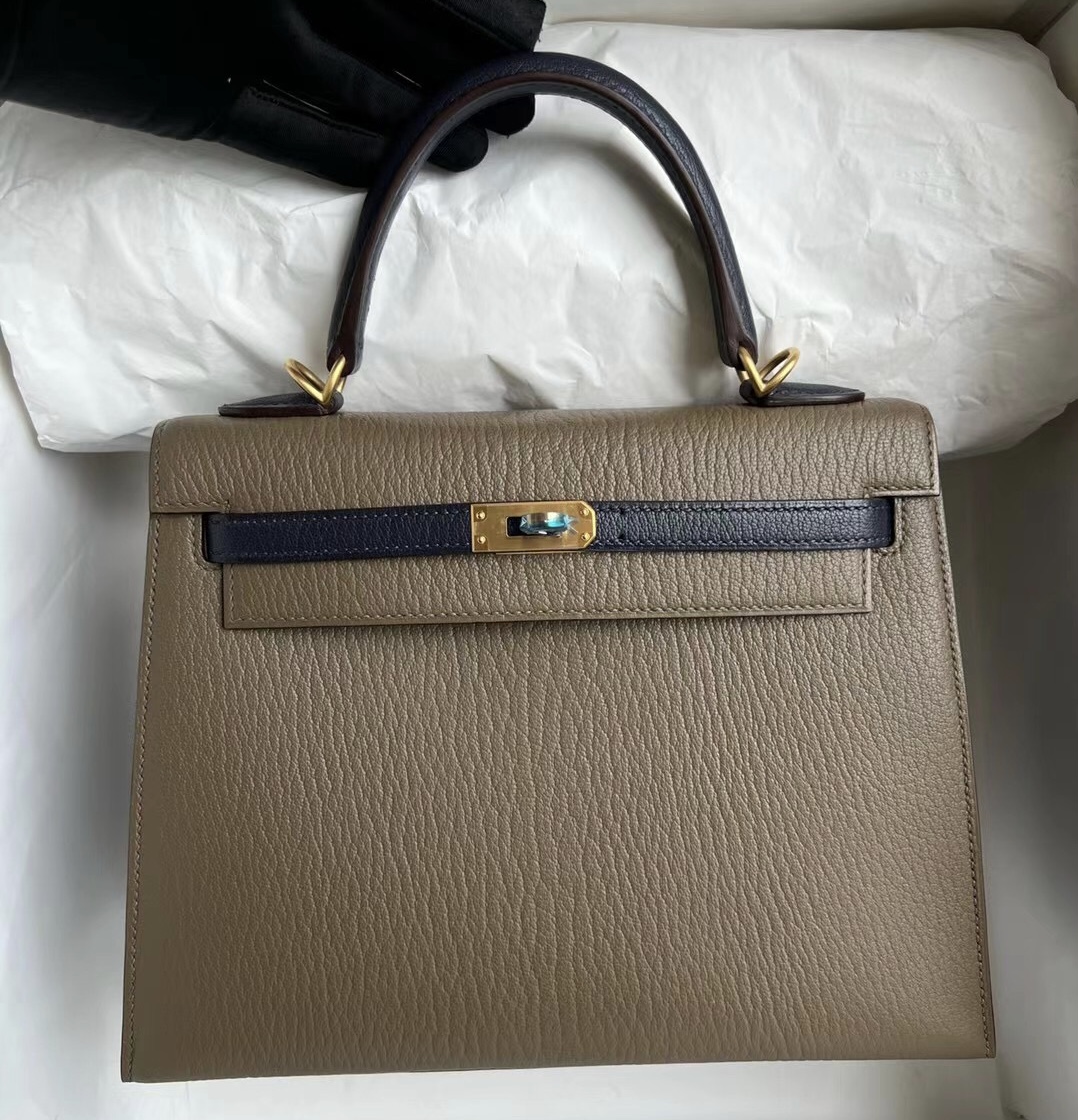 Hermès Kelly 25cm Chevre Mysore 18  Etoupe2Z Blue nuit Brushed gold hardware