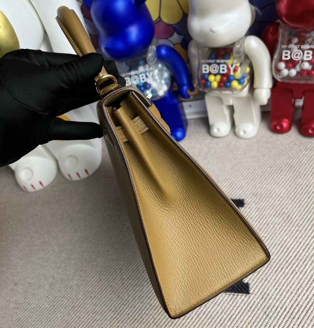 Hermes Kelly 25 Chevre Mysore 2H Kraft Gold Hardware Hermes Kelly 25 Chevre Mysore 2H Kraft Gold Hardware