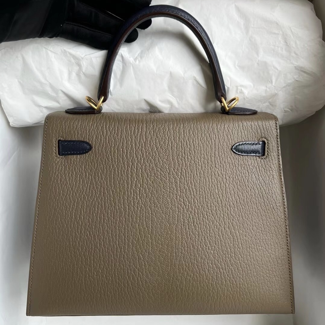 Hermès Kelly 25cm Chevre Mysore 18  Etoupe2Z Blue nuit Brushed gold hardware