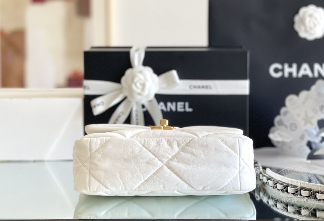 CHANEL 19 BAG SIZE 26CM