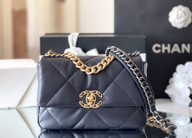 CHANEL 19 BAG 26CM 16 × 26 × 9 cm DARK BLUE 深蓝 金扣
