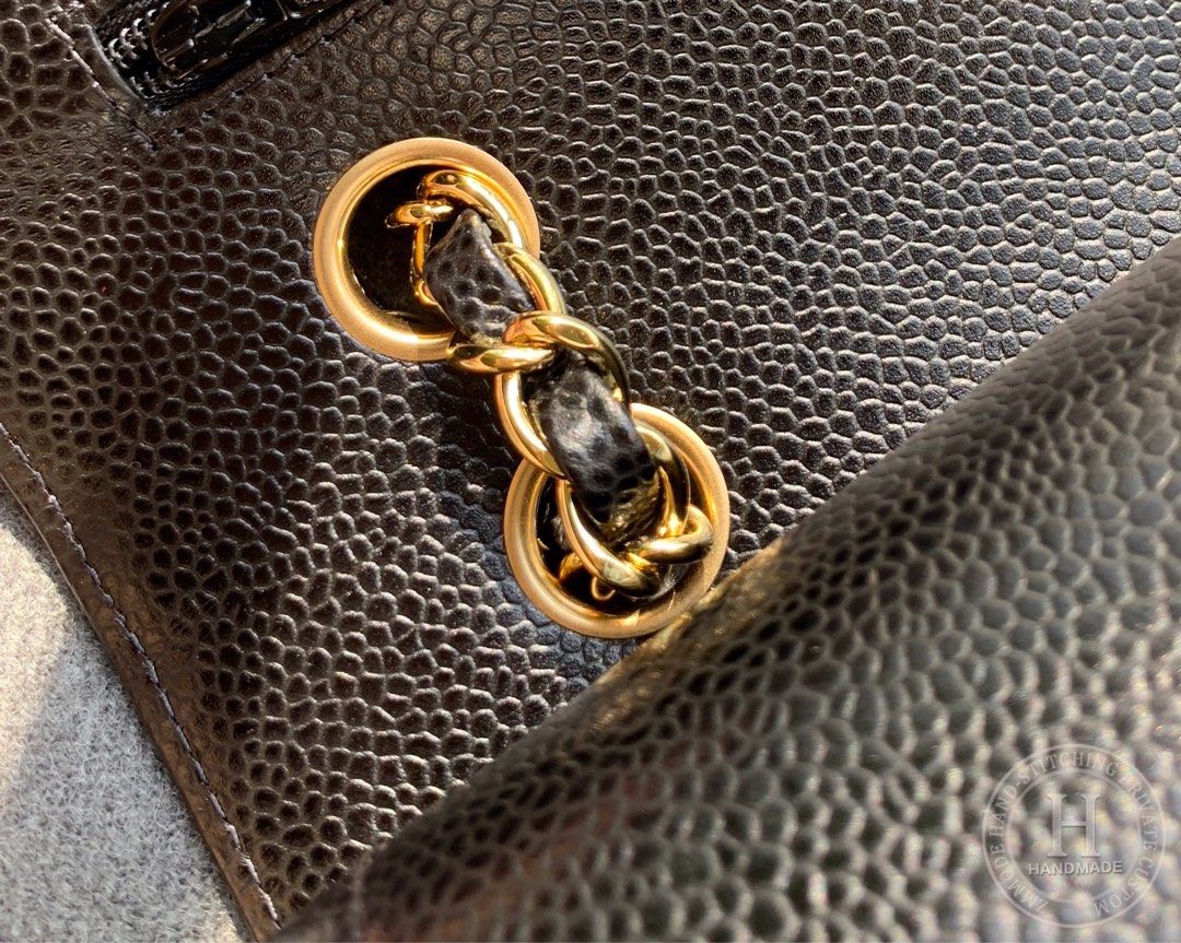 CLASSIC FLAP 25.5 × 15.5 × 6.5 cm HAAS LEATHER 经典黑