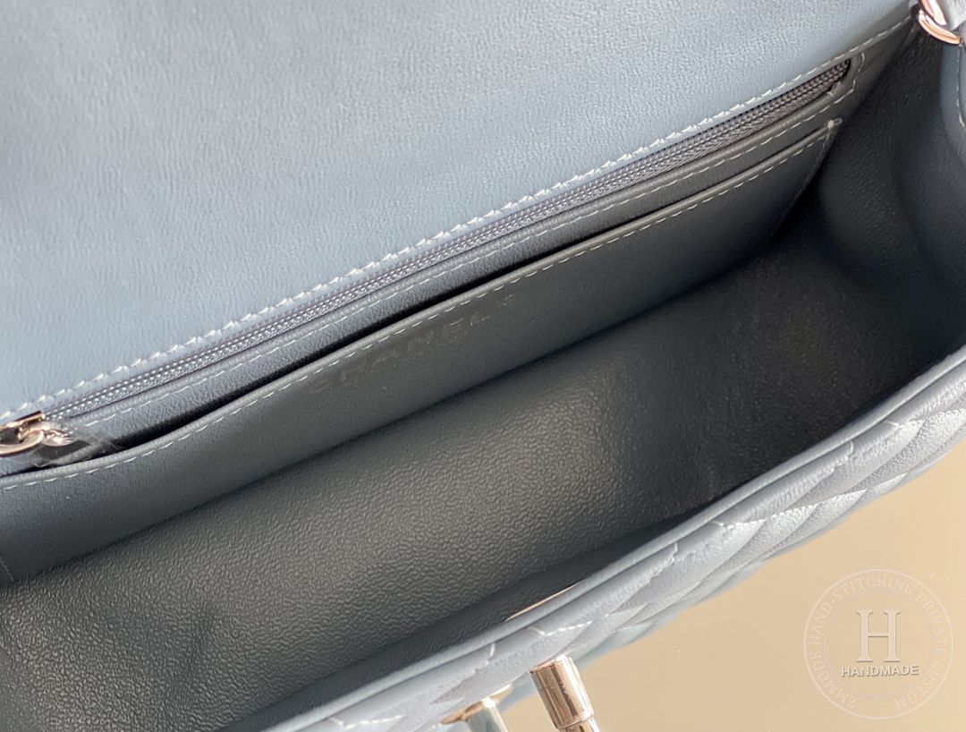 Mini Square Flap CLASSIC FLAP 13.5 × 17 × 8 cm GR CHEVER LEATHER 雾霾蓝
