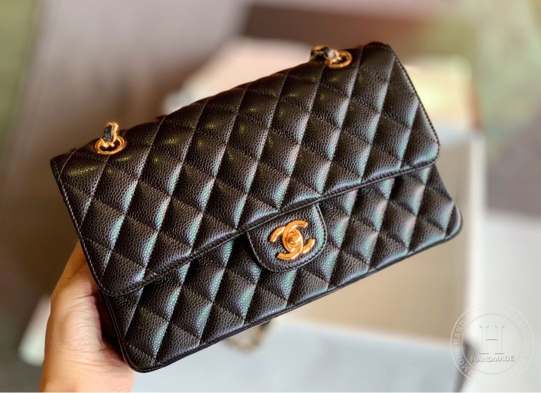 CLASSIC FLAP 25.5 × 15.5 × 6.5 cm HAAS LEATHER 经典黑