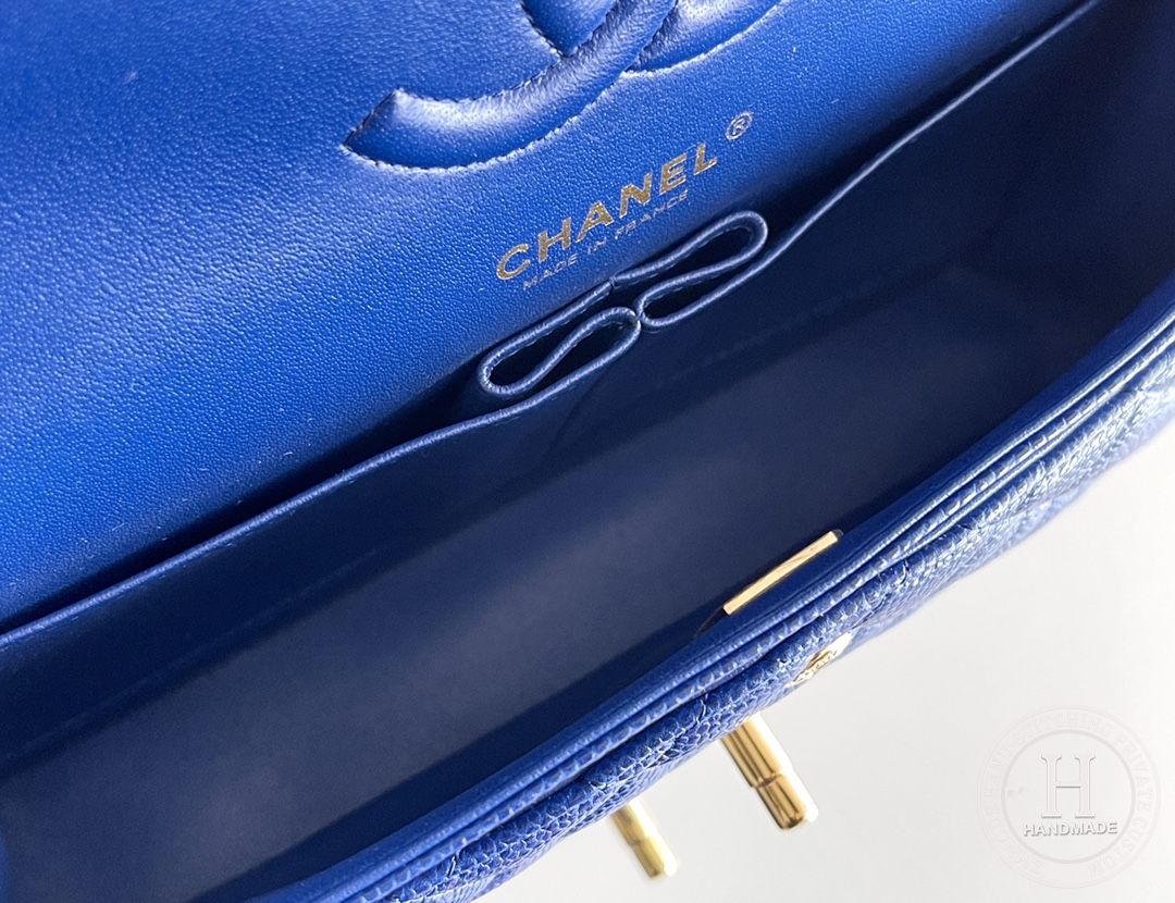 CLASSIC FLAP 25.5 × 15.5 × 6.5 cm 电光蓝 CLASSIC FLAP 25.5 × 15.5 × 6.5 cm 电光蓝
