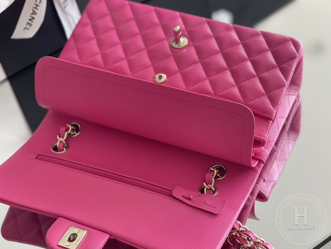 CLASSIC FLAP 25.5 × 15.5 × 6.5 cm ZP LEATHER 玫红浅金扣 CLASSIC FLAP 25.5 × 15.5 × 6.5 cm ZP LEATHER 玫红浅金扣