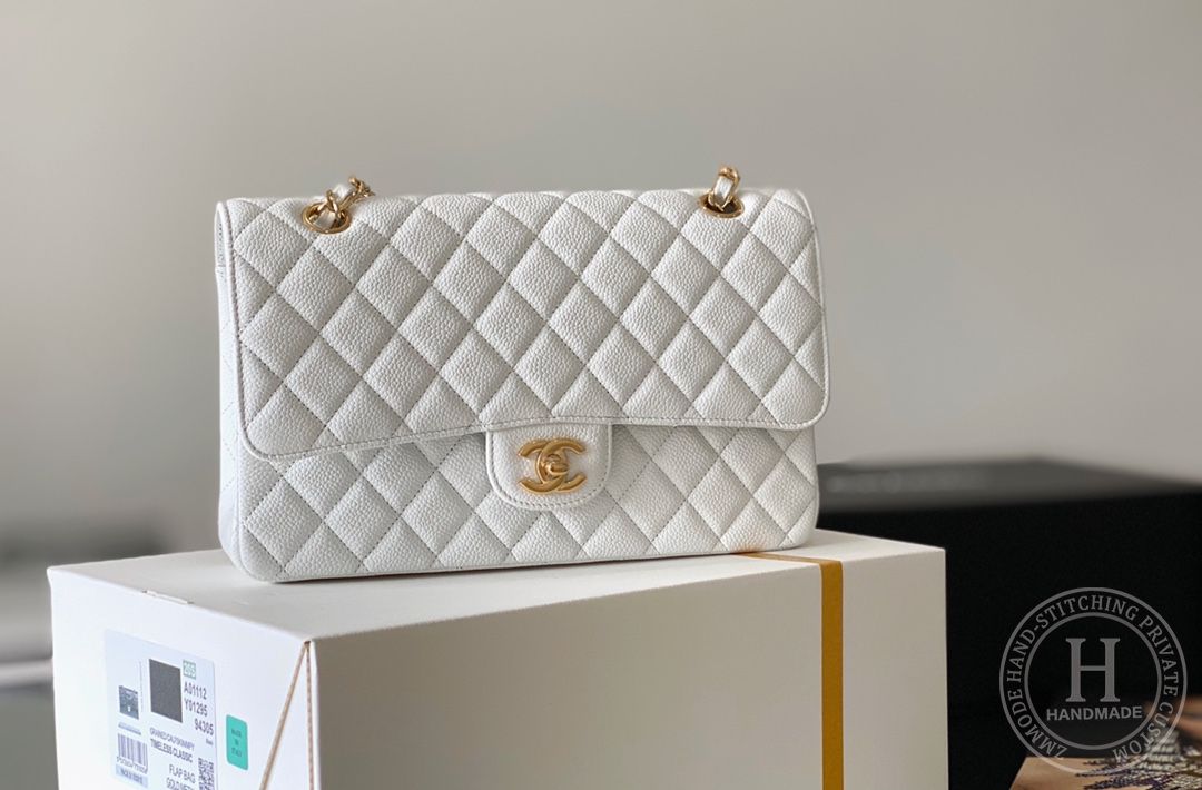 CLASSIC FLAP 25.5 × 15.5 × 6.5 cm HAAS LEATHER 白色鱼子酱 CLASSIC FLAP 25.5 × 15.5 × 6.5 cm HAAS LEATHER 白色鱼子酱