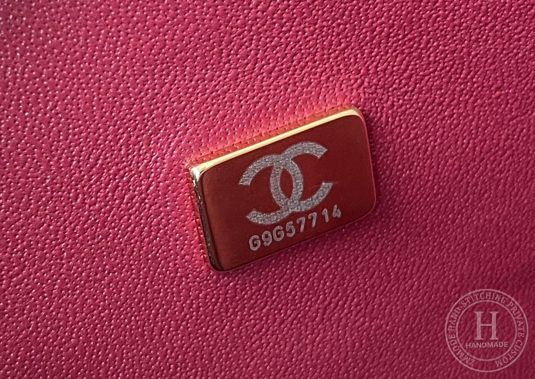 CLASSIC FLAP 25.5 × 15.5 × 6.5 cm HAAS LEATHER RED CLASSIC FLAP 25.5 × 15.5 × 6.5 cm HAAS LEATHER RED