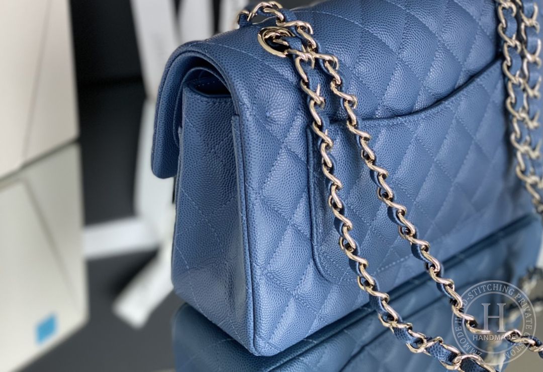 CLASSIC FLAP 25.5 × 15.5 × 6.5 cm ZP LEATHER 牛仔蓝浅金扣 CLASSIC FLAP 25.5 × 15.5 × 6.5 cm ZP LEATHER 牛仔蓝浅金扣