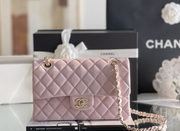 CLASSIC FLAP 25.5 × 15.5 × 6.5 cm ZP LEATHER 樱花粉 浅金扣-4940