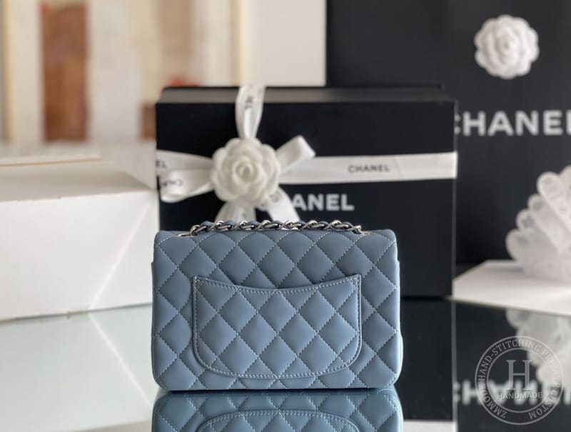 Lambskin Quilted Mini Square Flap（灰色）-2976