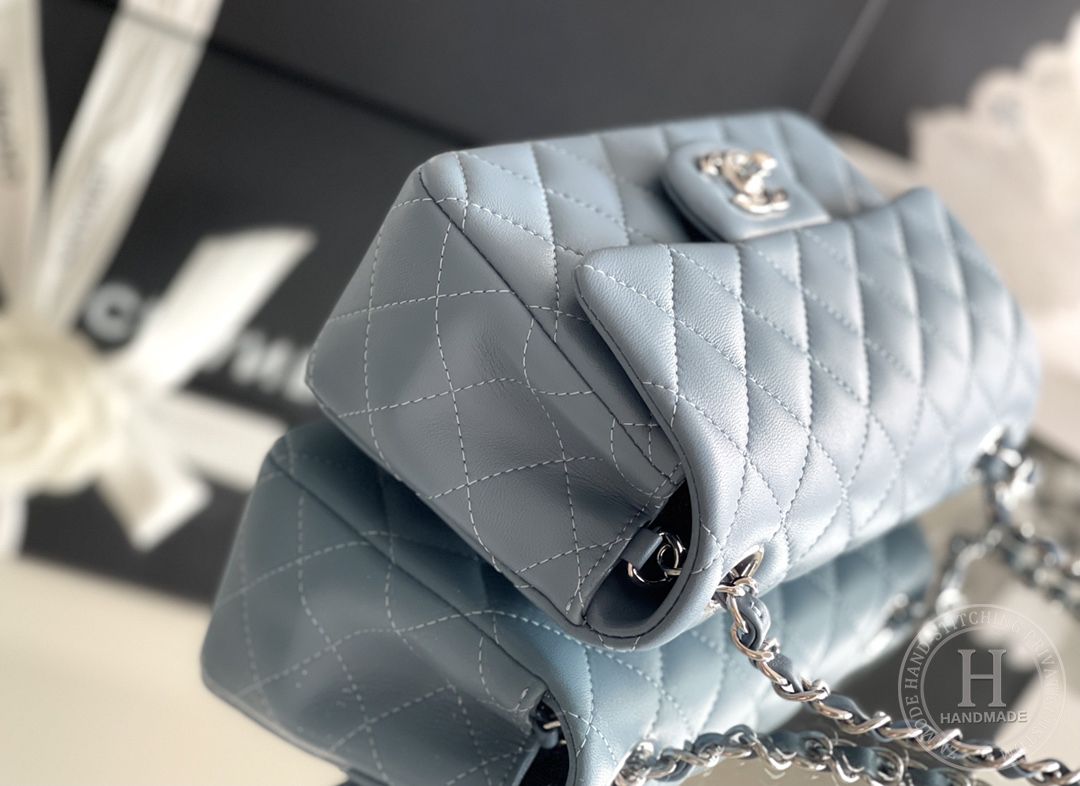 Mini Square Flap CLASSIC FLAP 13.5 × 17 × 8 cm GR CHEVER LEATHER 雾霾蓝