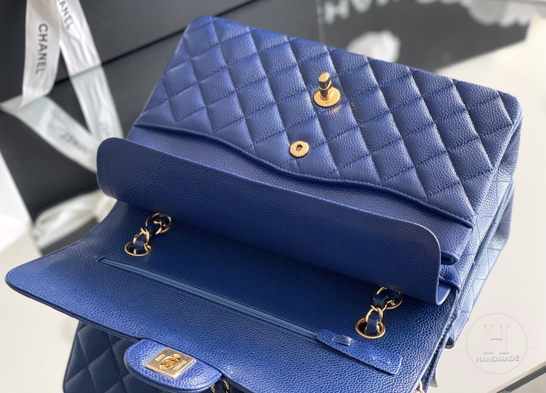 CLASSIC FLAP 25.5 × 15.5 × 6.5 cm 电光蓝 CLASSIC FLAP 25.5 × 15.5 × 6.5 cm 电光蓝