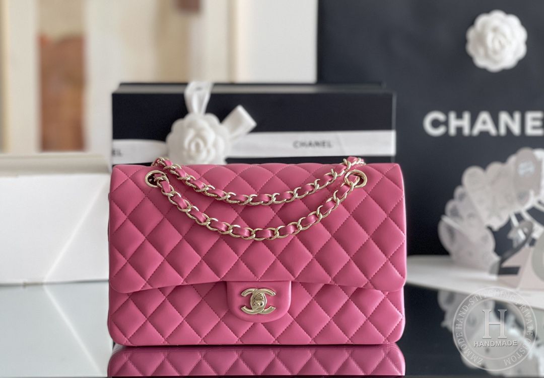 CLASSIC FLAP 25.5 × 15.5 × 6.5 cm GR LEATHER 玫红浅金扣 CLASSIC FLAP 25.5 × 15.5 × 6.5 cm GR LEATHER 玫红浅金扣