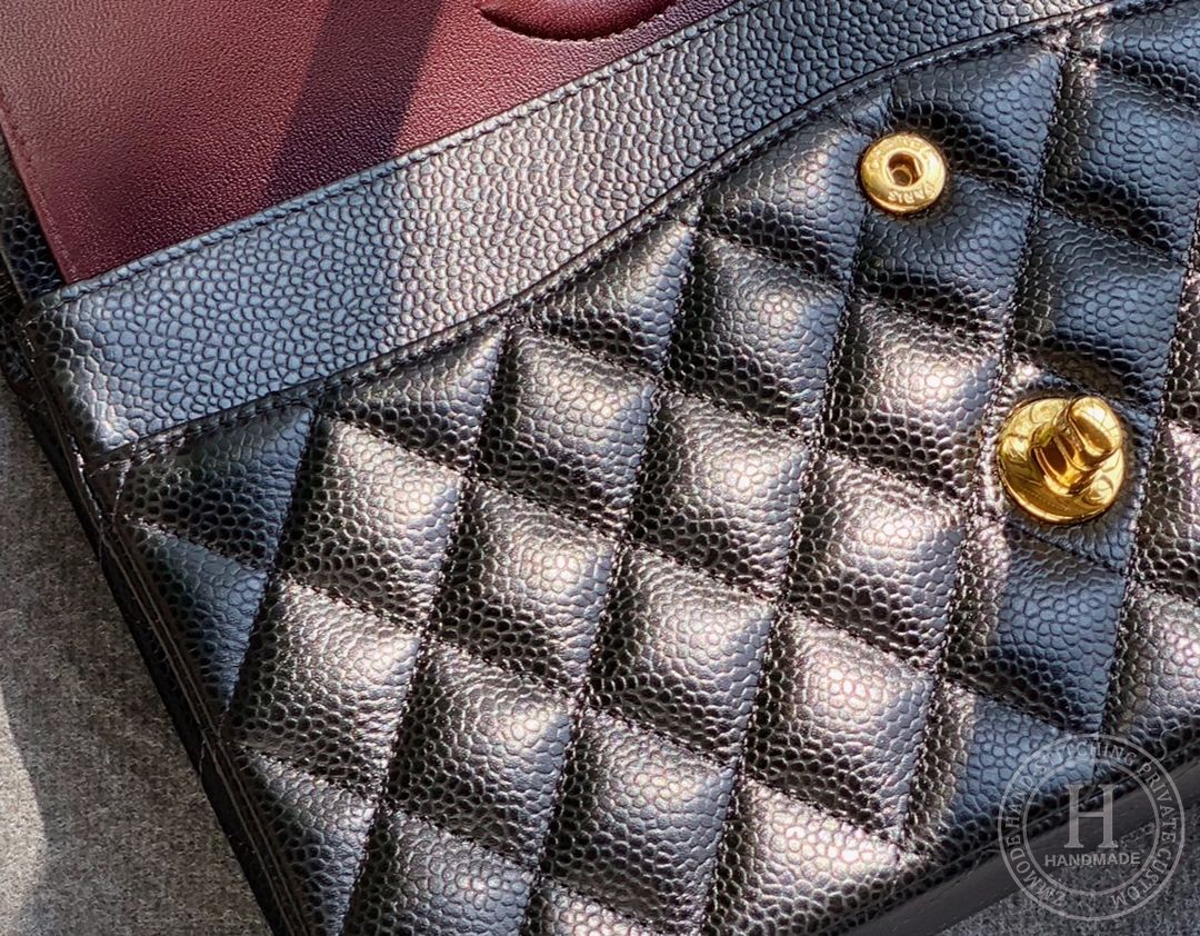 CLASSIC FLAP 25.5 × 15.5 × 6.5 cm HAAS LEATHER 经典黑