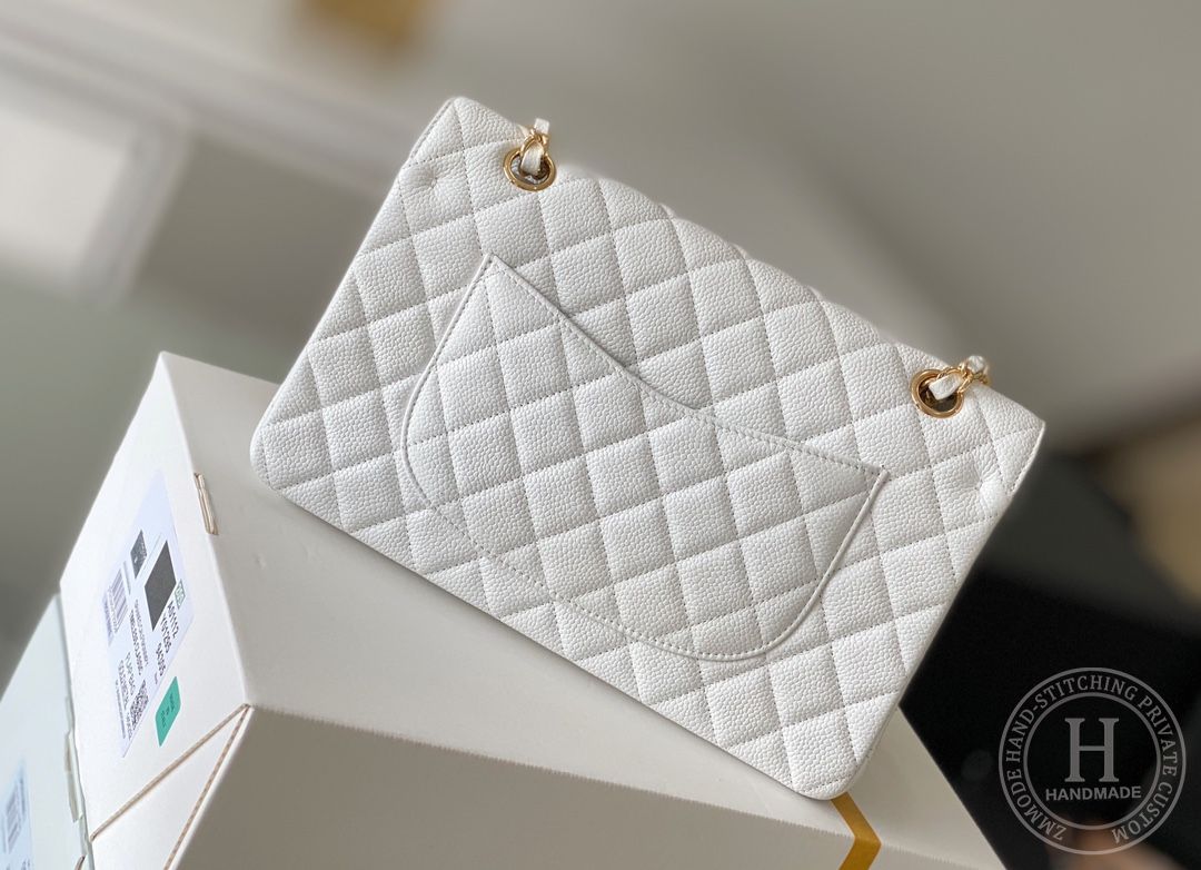 CLASSIC FLAP 25.5 × 15.5 × 6.5 cm HAAS LEATHER 白色鱼子酱 CLASSIC FLAP 25.5 × 15.5 × 6.5 cm HAAS LEATHER 白色鱼子酱