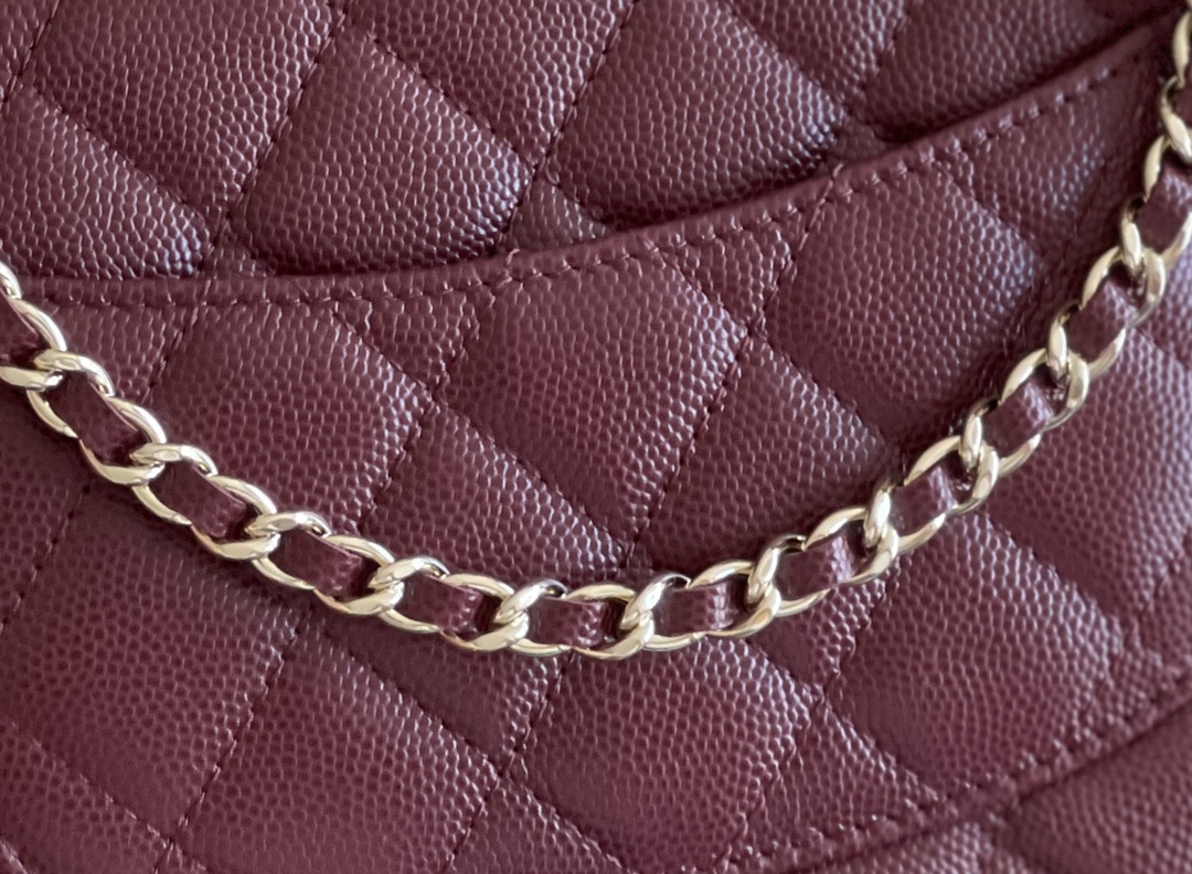 Chanel woc 12 × 19 × 4 cm 深酒红色浅金扣 Chanel woc 12 × 19 × 4 cm 深酒红色浅金扣
