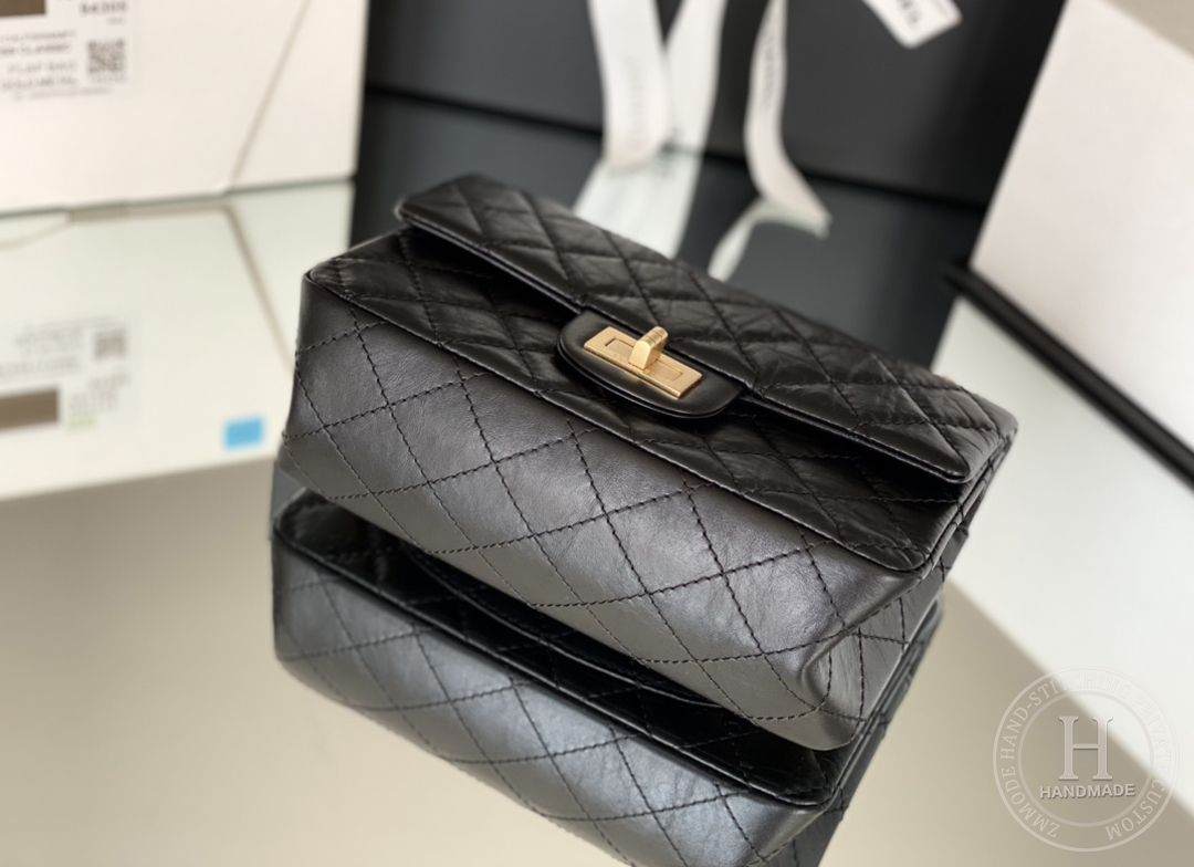 Chanel 2.55 mini 15.5 × 20× 6 cm 黑色单盖头 金扣 Chanel 2.55 mini 15.5 × 20× 6 cm 黑色单盖头 金扣