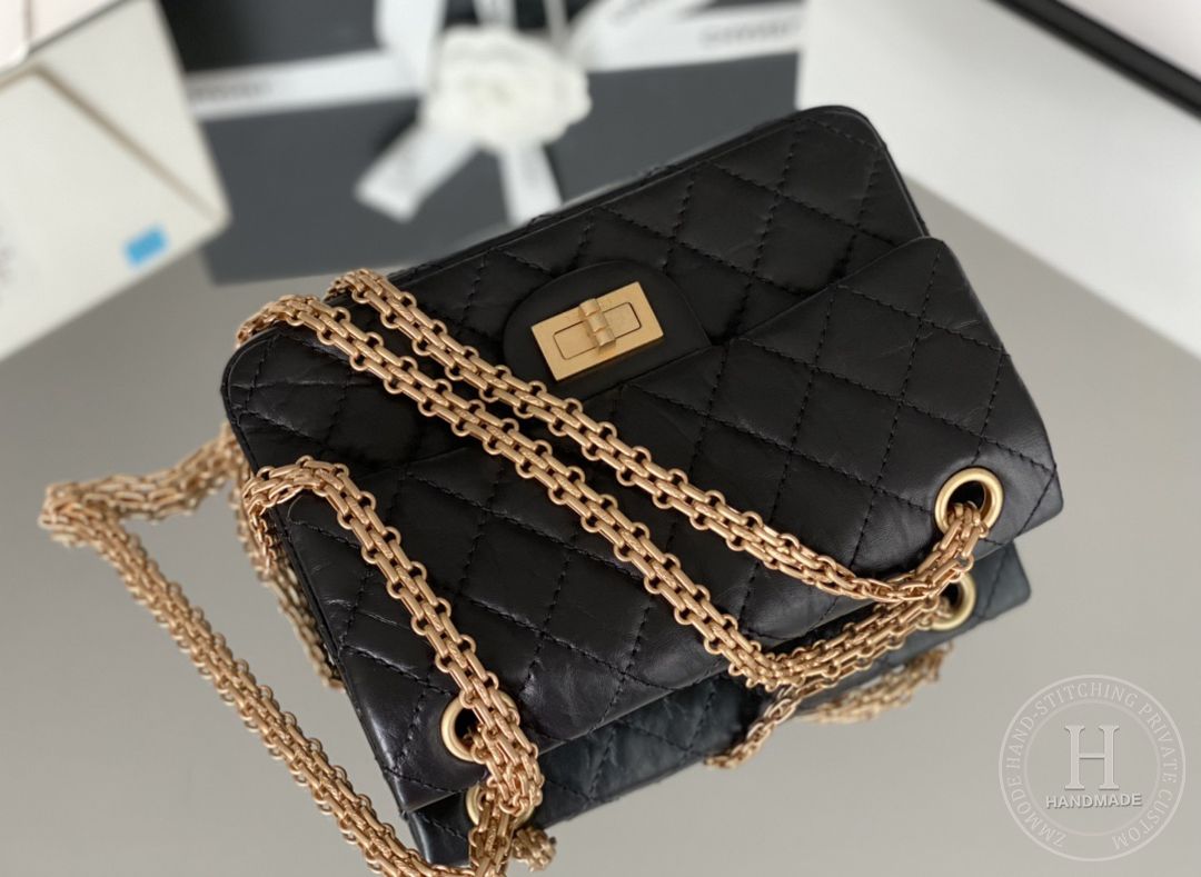 Chanel 2.55 mini 15.5 × 20× 6 cm 黑色单盖头 金扣 Chanel 2.55 mini 15.5 × 20× 6 cm 黑色单盖头 金扣