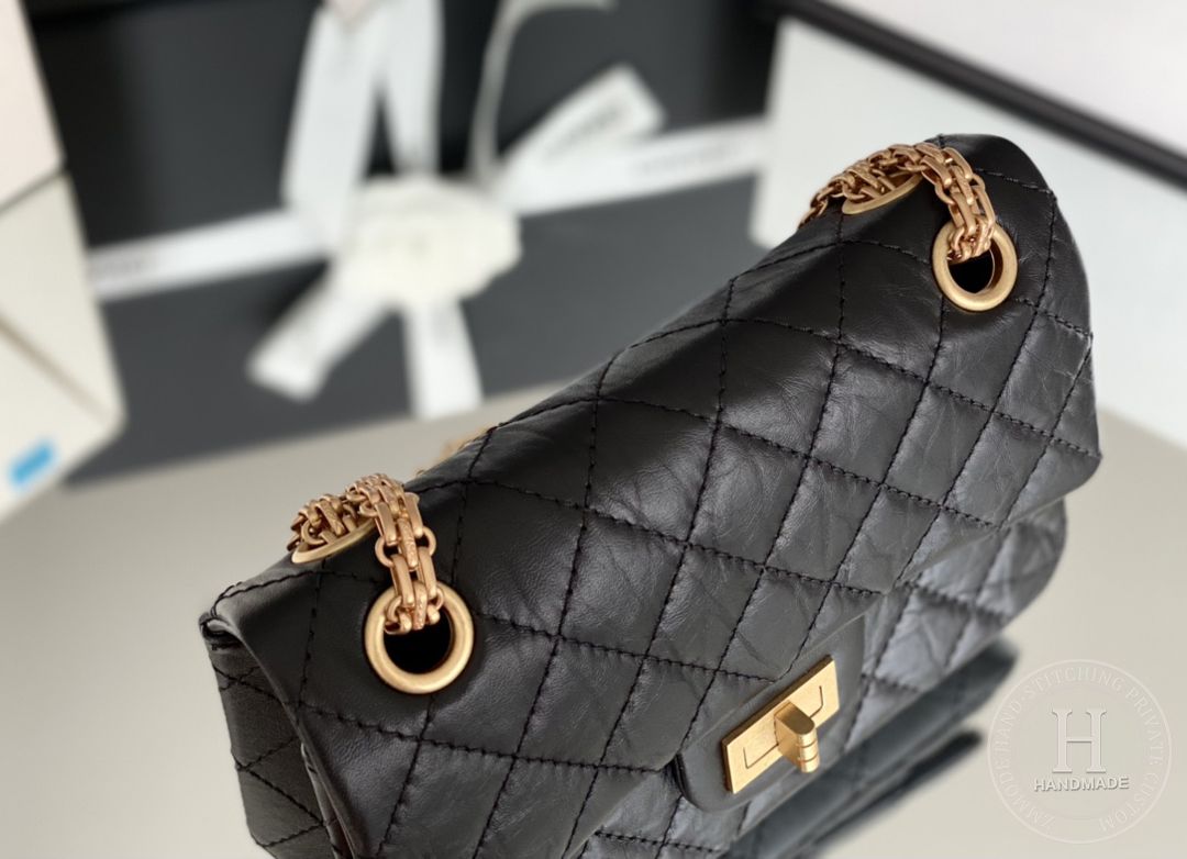 Chanel 2.55 mini 15.5 × 20× 6 cm 黑色单盖头 金扣 Chanel 2.55 mini 15.5 × 20× 6 cm 黑色单盖头 金扣