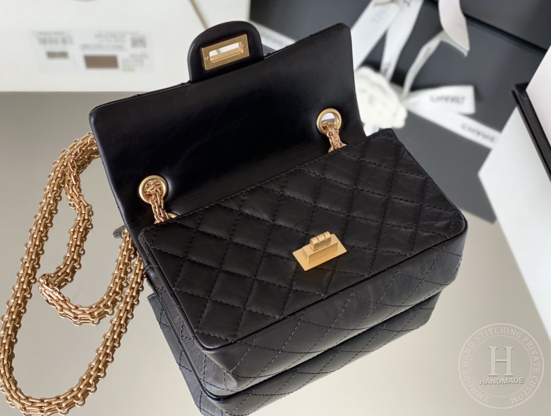 Chanel 2.55 mini 15.5 × 20× 6 cm 黑色单盖头 金扣 Chanel 2.55 mini 15.5 × 20× 6 cm 黑色单盖头 金扣