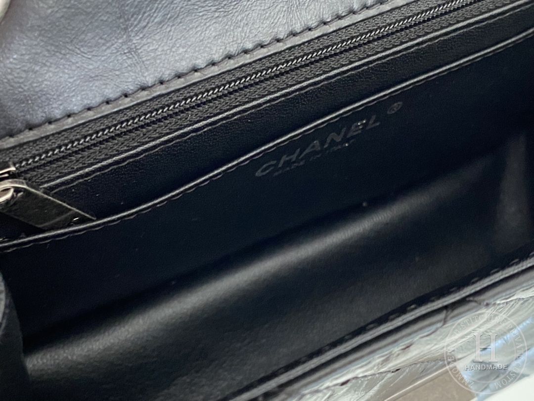 Chanel 2.55 mini 15.5 × 20× 6 cm 黑色单盖头 银扣