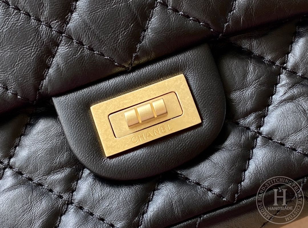 Chanel 2.55 mini 15.5 × 20× 6 cm 黑色单盖头 金扣 Chanel 2.55 mini 15.5 × 20× 6 cm 黑色单盖头 金扣