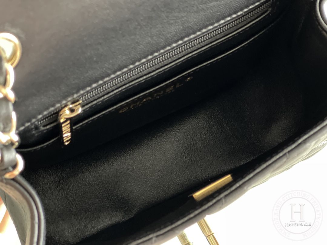 Mini Square Flap CLASSIC FLAP 13.5 × 17 × 8 cm GR羊皮 LEATHER 黑色浅金扣