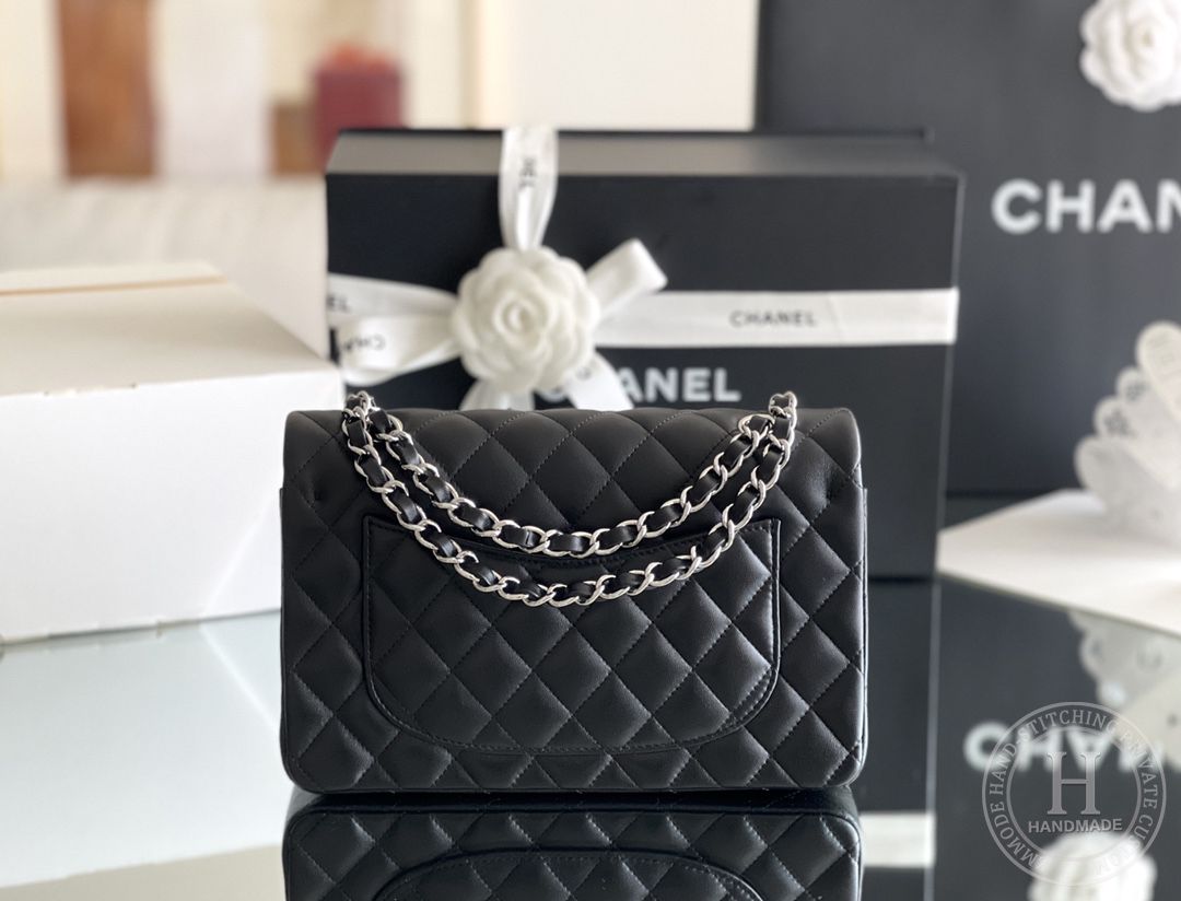 CLASSIC FLAP 23× 14.5 × 6 cm ZP LEATHER 黑色银扣