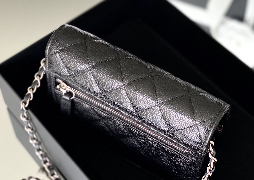 Chanel woc 12.3 × 19.2 × 3.5 cm 黑色 Chanel woc 12.3 × 19.2 × 3.5 cm 黑色