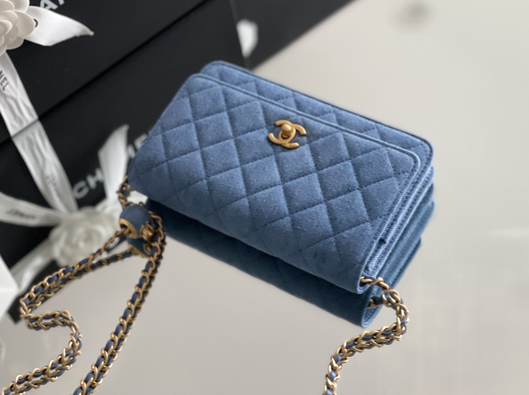 Chanel woc 12.3 × 19.2 × 3.5 cm 蓝色 Chanel woc 12.3 × 19.2 × 3.5 cm 蓝色