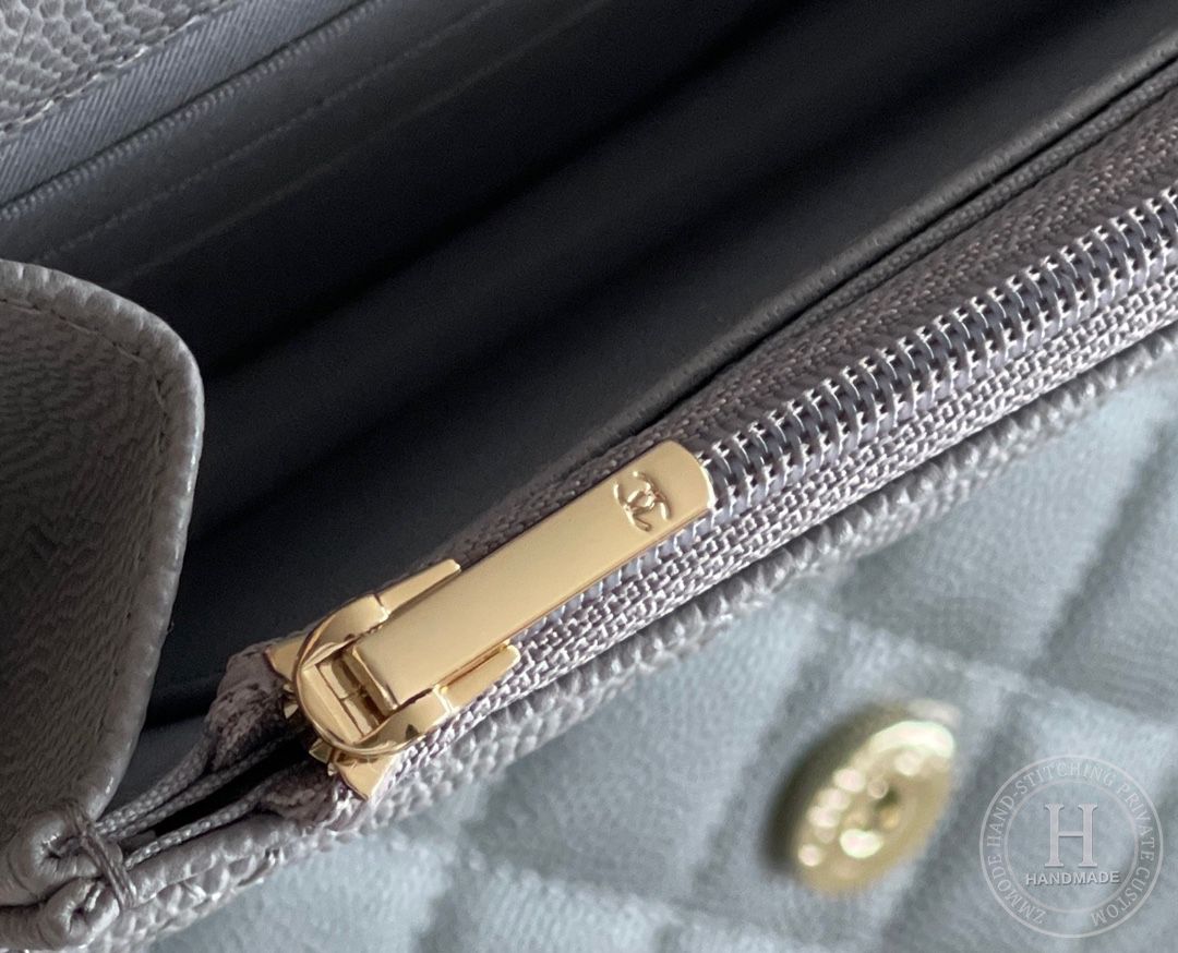 Chanel woc 12 × 19 × 4 cm 灰色浅金扣 Chanel woc 12 × 19 × 4 cm 灰色浅金扣