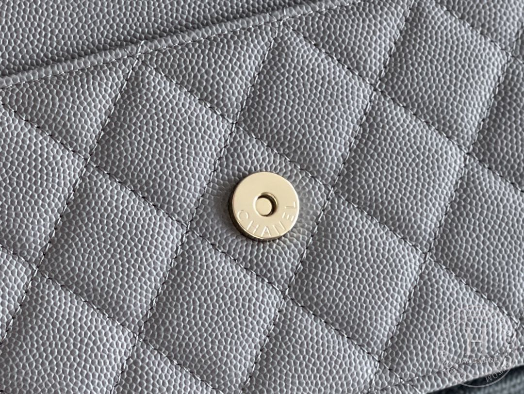 Chanel woc 12 × 19 × 4 cm 灰色浅金扣 Chanel woc 12 × 19 × 4 cm 灰色浅金扣