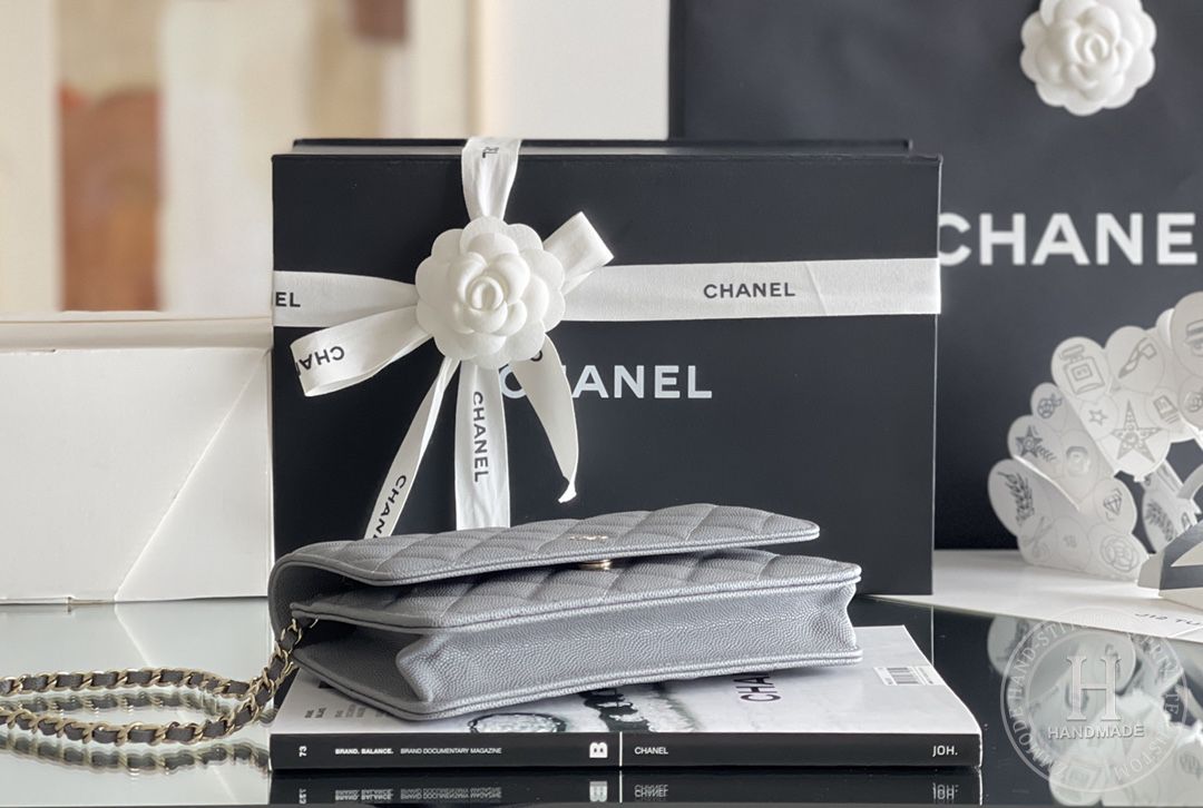 Chanel woc 12 × 19 × 4 cm 灰色浅金扣 Chanel woc 12 × 19 × 4 cm 灰色浅金扣