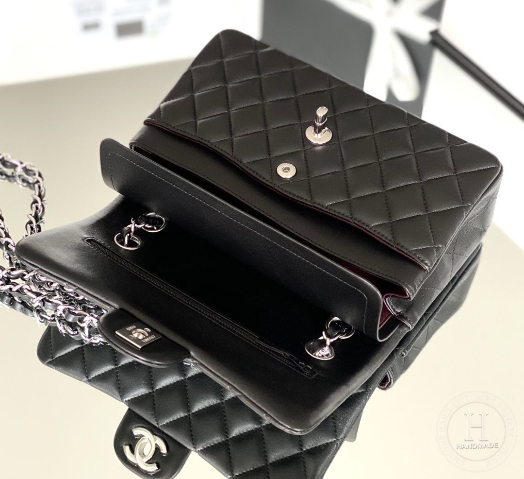 CLASSIC FLAP 23× 14.5 × 6 cm ZP LEATHER 黑色银扣