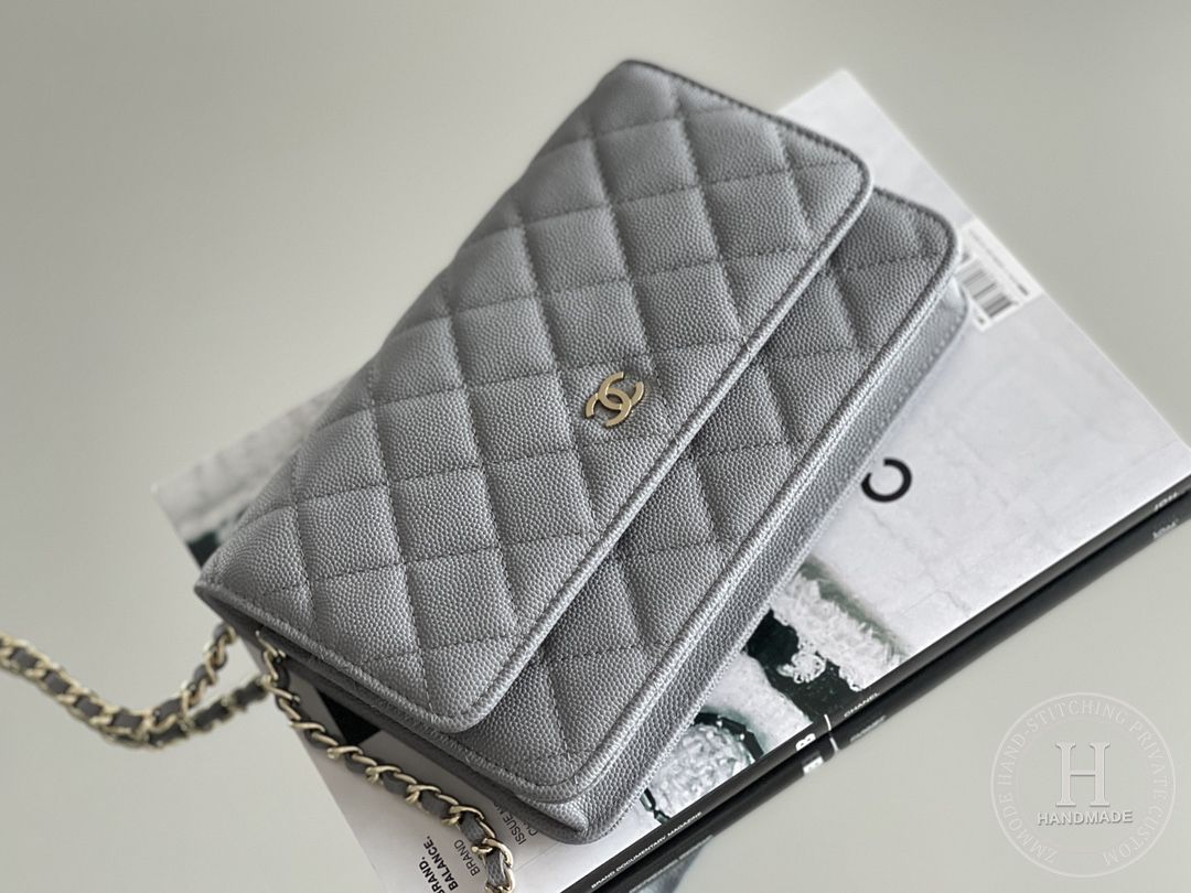 Chanel woc 12 × 19 × 4 cm 灰色浅金扣 Chanel woc 12 × 19 × 4 cm 灰色浅金扣