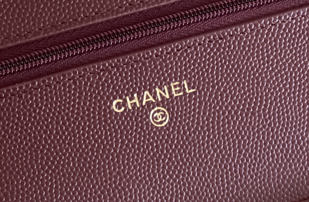 Chanel woc 12 × 19 × 4 cm 深酒红色浅金扣 Chanel woc 12 × 19 × 4 cm 深酒红色浅金扣